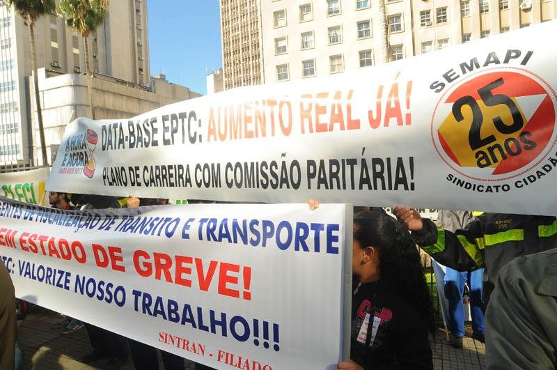 Fiscais da EPTC est&atilde;o em estado de greve