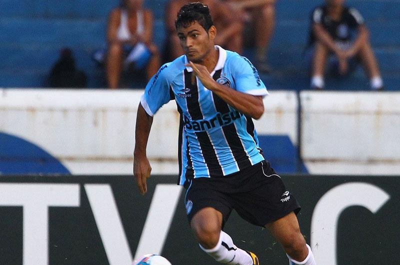 Gr&ecirc;mio encaminha empr&eacute;stimo de Tony ao Crici&uacute;ma