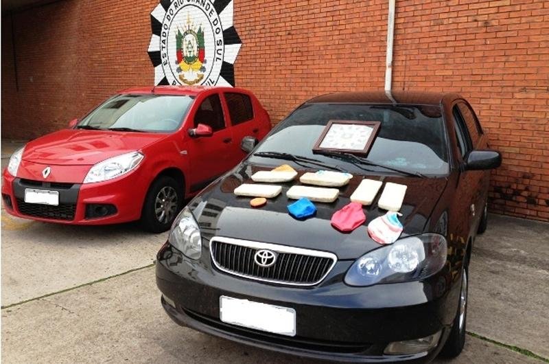Seis quilos de crack e dois carros foram apreendidos
