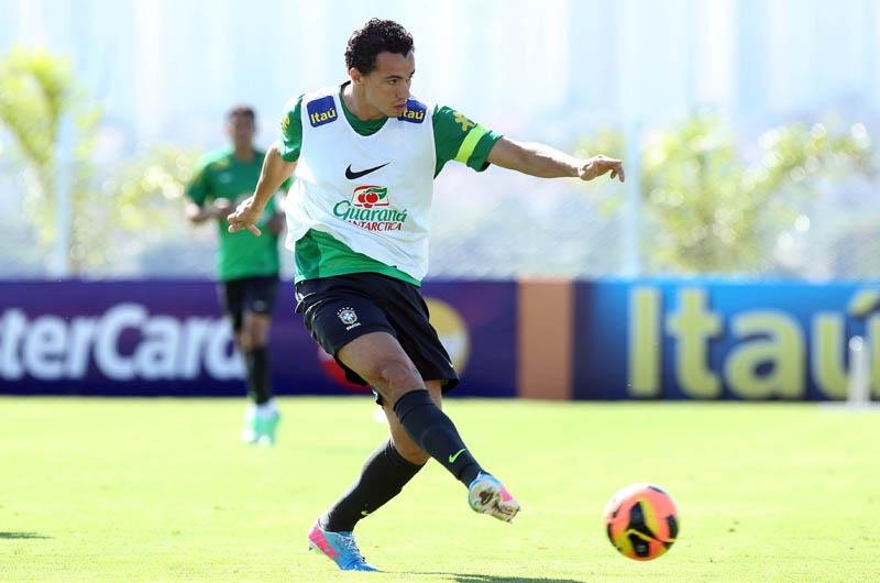 Atacante do Inter teve estiramente na coxa e foi cortado da Sele&ccedil;&atilde;o
