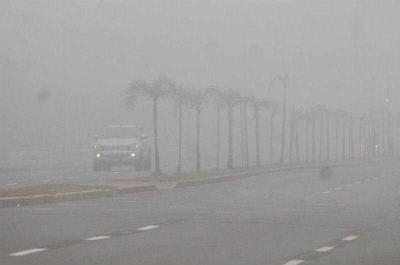 Amanhecer de domingo deve ter a volta da neblina