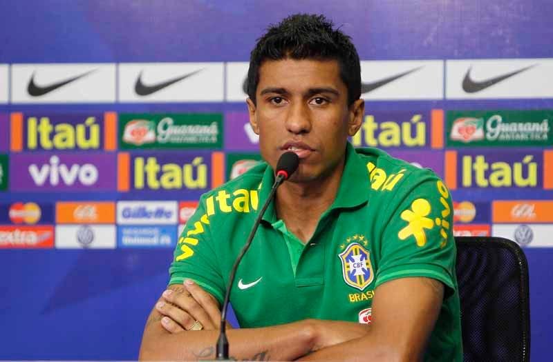 Paulinho disse que n&atilde;o v&ecirc; problema em atuar ao lado de Hernanes