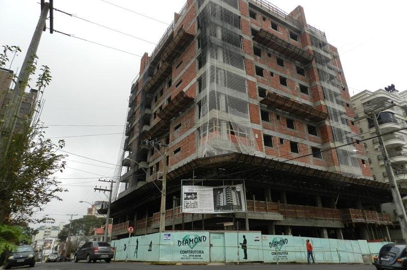 Pol&iacute;cia investiga causas do inc&ecirc;ndio