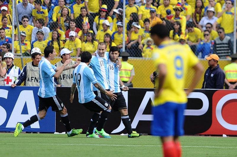 Argentina empata com Equador e tem classifica&ccedil;&atilde;o para Copa adiada 