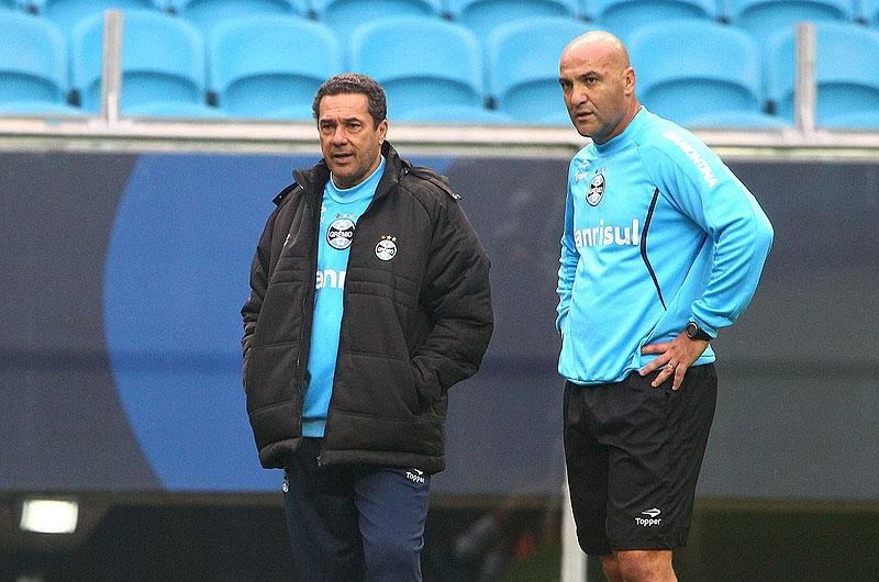 T&eacute;cnico negou que tenha pedido para Barcos mudar de posi&ccedil;&atilde;o no ataque
