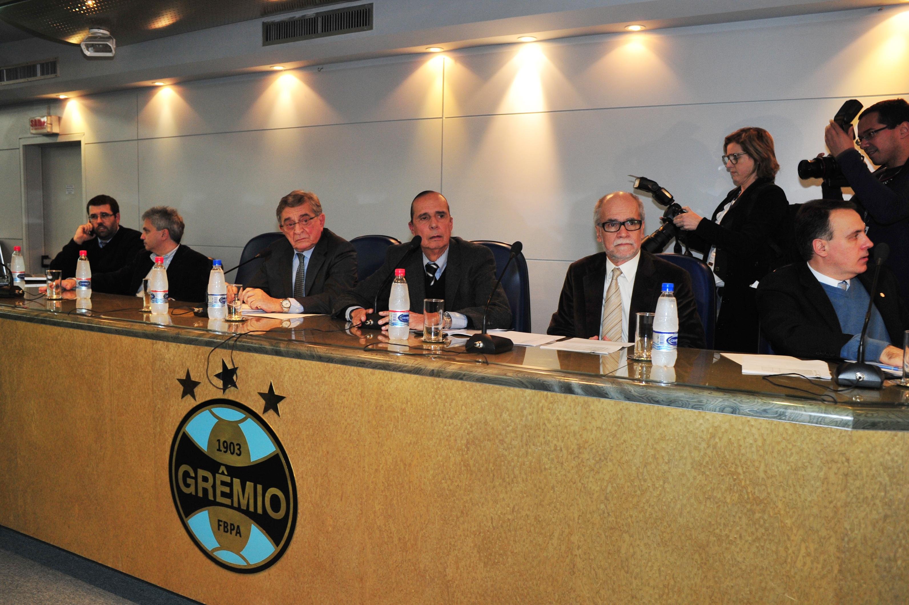 Conselheiros do Gr&ecirc;mio ter&atilde;o mais tempo para analisar contrato