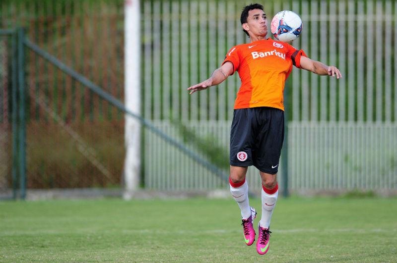 Caio retoma treinamentos hoje e usar&aacute; recesso para recupera&ccedil;&atilde;o 