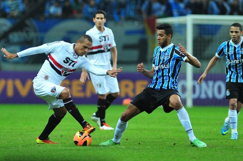 Lu&iacute;s Fabiano abriu o placar para o S&atilde;o Paulo
