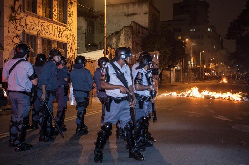 Manifesta&ccedil;&otilde;es contra tarifas come&ccedil;aram h&aacute; uma semana e ganharam for&ccedil;a nas ruas