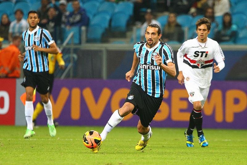 Para cumprir promessa no Gr&ecirc;mio, Barcos precisa fazer um gol por partida