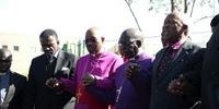 Religiosos rezaram por Mandela e pela família do ex-líder