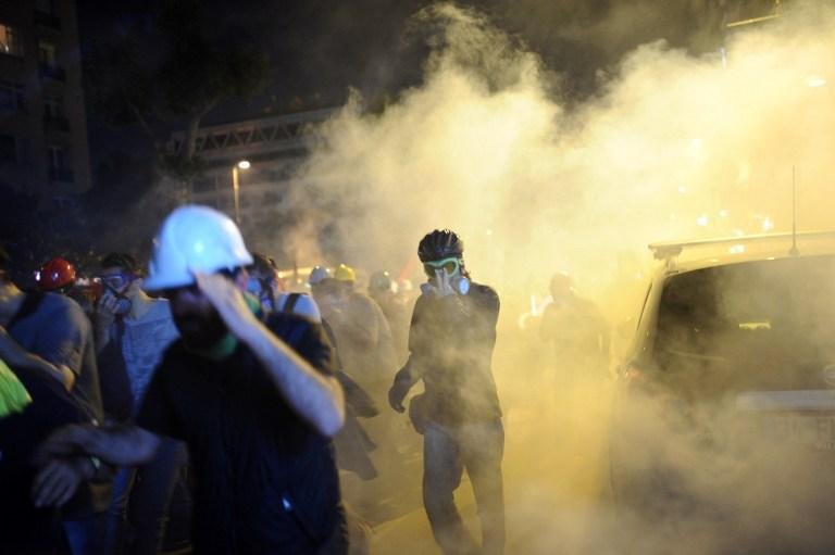 Turquia teve uma noite de violentos confrontos na madrugada