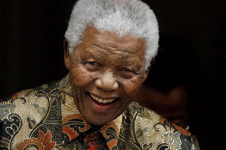 Nelson Mandela tem 94 anos e est&aacute; internado no hospital por uma infec&ccedil;&atilde;o pulmonar