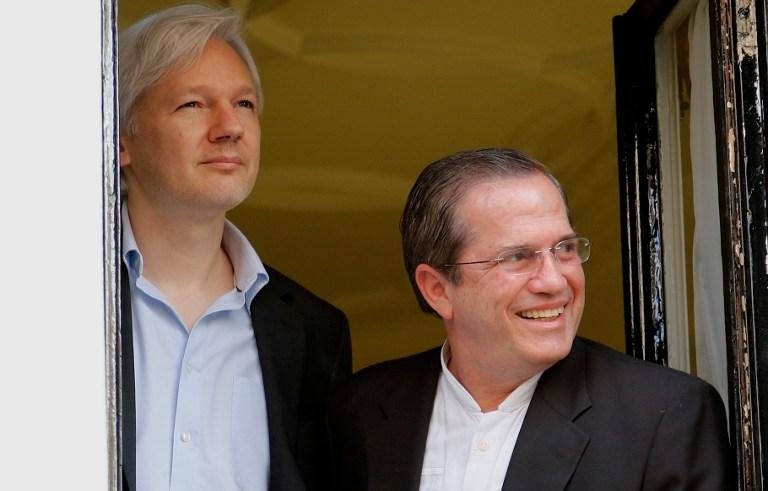  Assange e chanceler do equador Ricardo Pati&ntilde;o