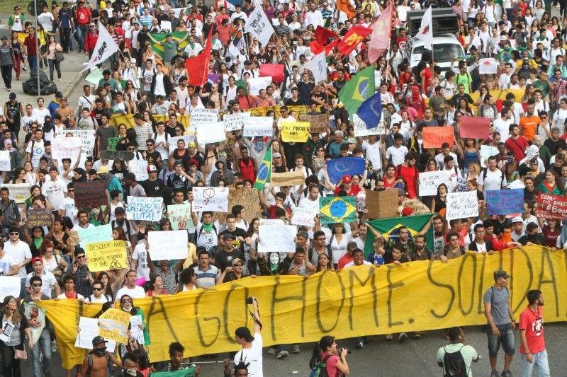 Manifestantes tomaram as ruas em Belo Horizonte