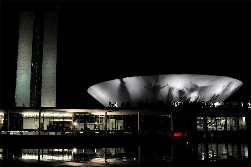 Em Bras&iacute;lia, protesto chega ao Congresso Nacional 