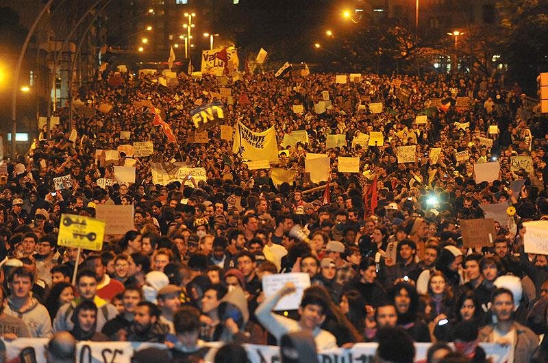 Tarso Genro apela a manifestantes para evitar atos de viol&ecirc;ncia em protestos