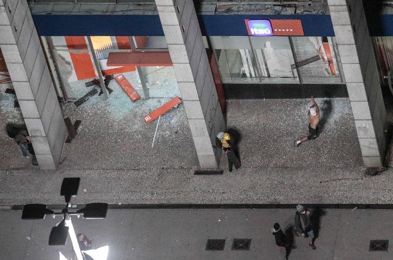 Bando atacou lojas e ag&ecirc;ncias banc&aacute;rias