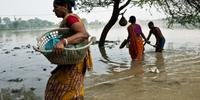 Chuvas deixam 120 mortos e milhares de desaperecidos na Índia