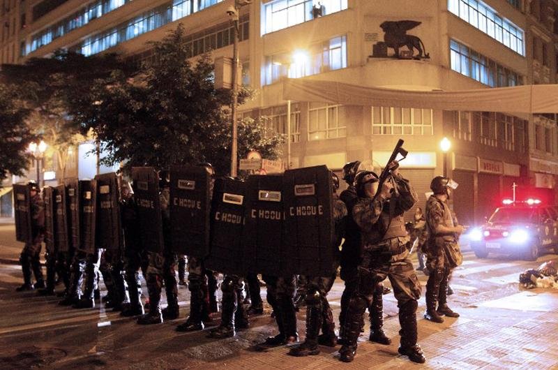  Pol&iacute;cia orientou os comerciantes que s&oacute; fossem para o local de manh&atilde; para evitar conflitos com v&acirc;ndalos