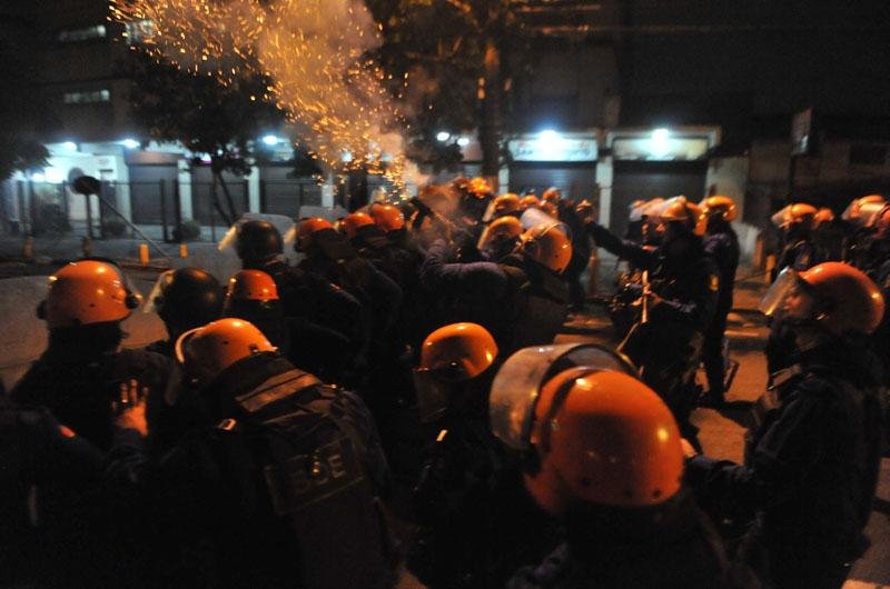 Anistia Internacional lan&ccedil;a guia de boas pr&aacute;ticas para a pol&iacute;cia em protestos