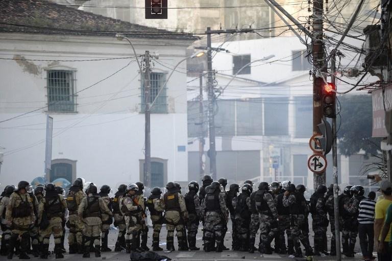 Ap&oacute;s interven&ccedil;&atilde;o da Pol&iacute;cia Militar, os manifestantes se dispersaram pr&oacute;ximos ao Dique do Tor&oacute;r&oacute;