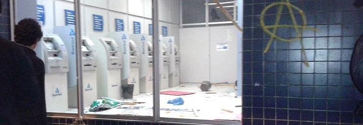 Minoria cometeu vandalismo em ag&ecirc;ncia banc&aacute;ria