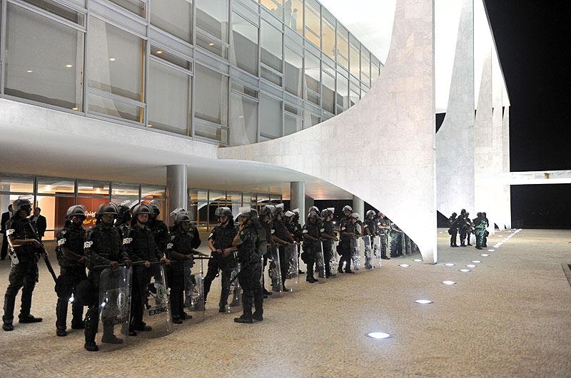Presidente Dilma estava no planalto no momento das manifesta&ccedil;&otilde;es