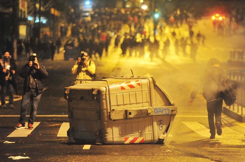 Dez equipamentos foram incendiados em protesto de ontem
