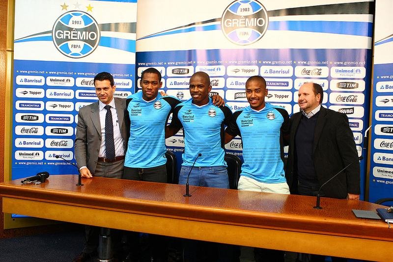 Destaques da base foram homenageados no Gr&ecirc;mio