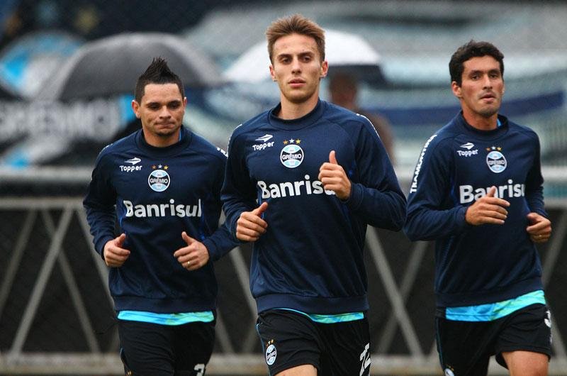  Preparador projeta recupera&ccedil;&atilde;o f&iacute;sica do Gr&ecirc;mio
