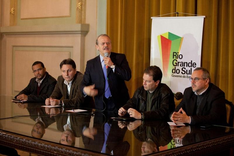 Tarso avalizar&aacute; proposta de prefeitos em encontro com presidente Dilma