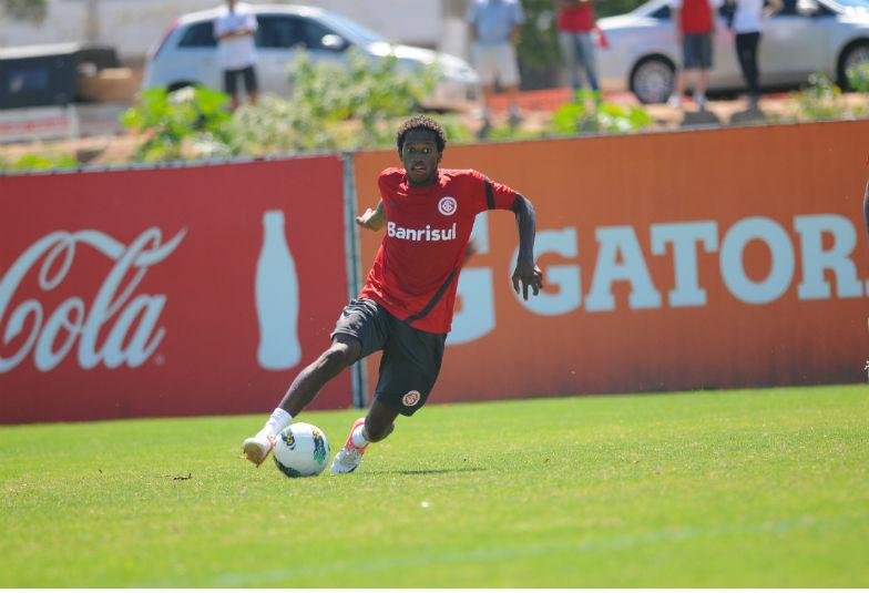 Fred treina em separado durante atividade t&aacute;tica do Inter 