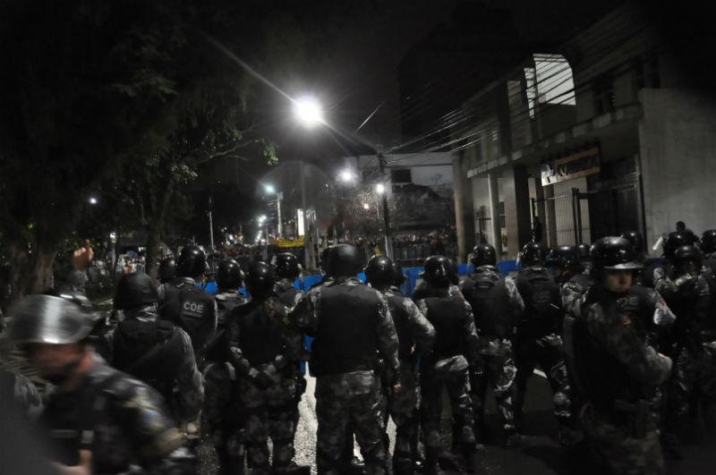 Carca de 200 policiais fazem a prote&ccedil;&atilde;o da Prefeitura