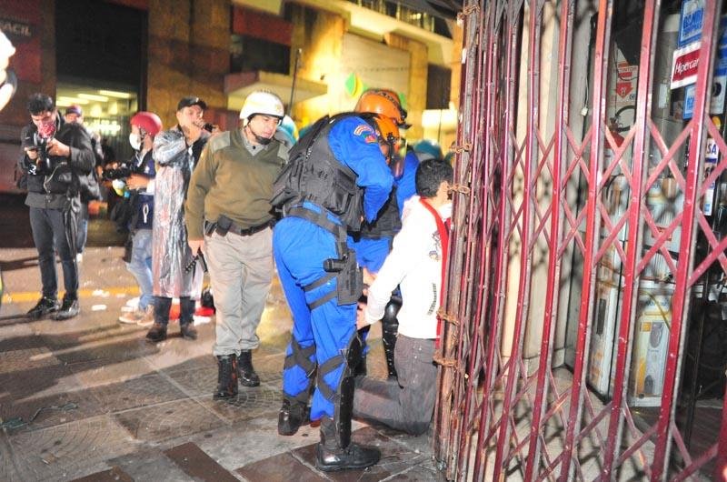 Brigada Militar prendeu mais de 80 pessoas ao longo da noite