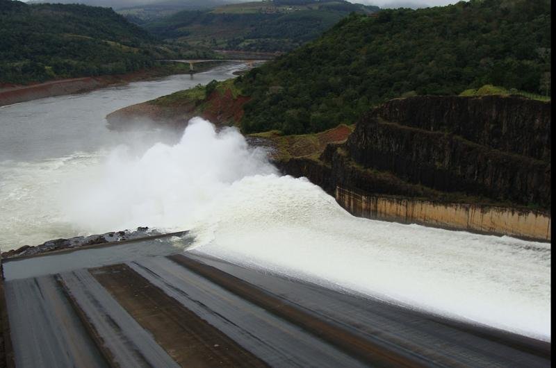 Ac&uacute;mulo de &aacute;gua no reservat&oacute;rio da Usina It&aacute; chegou a 98,1%