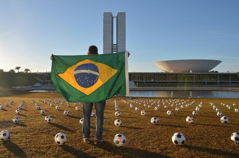 Bolas representam 549 deputados e senadores