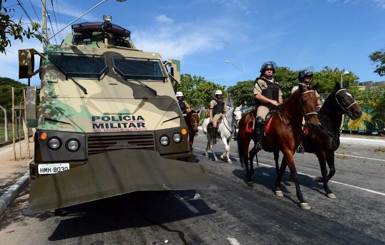 Pol&iacute;cia monta barreiras ao redor do Mineir&atilde;o