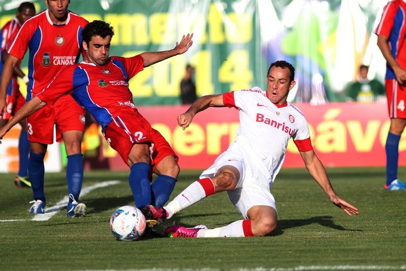 Volante colorado disse que clube tem jogadores na base que sempre surpreendem
