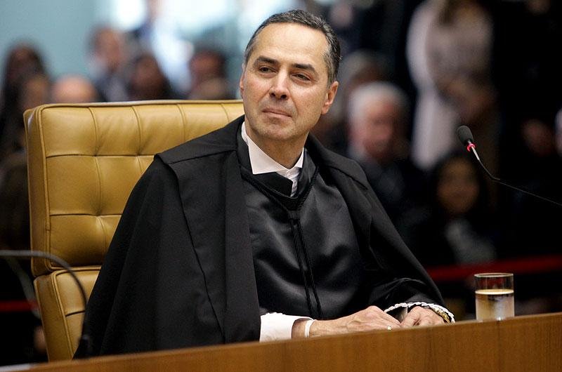 Lu&iacute;s Roberto Barroso &eacute; empossado como ministro do STF