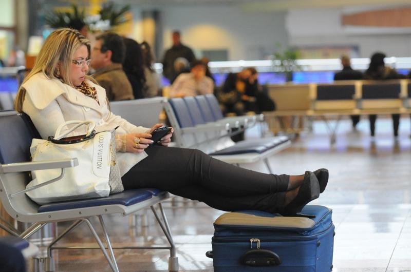 Passageiros foram obrigados a esperar no aeroporto Salgado Filho