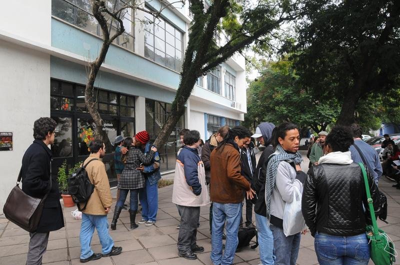 Estudantes se reuniram para planejar manifesta&ccedil;&atilde;o na Capital