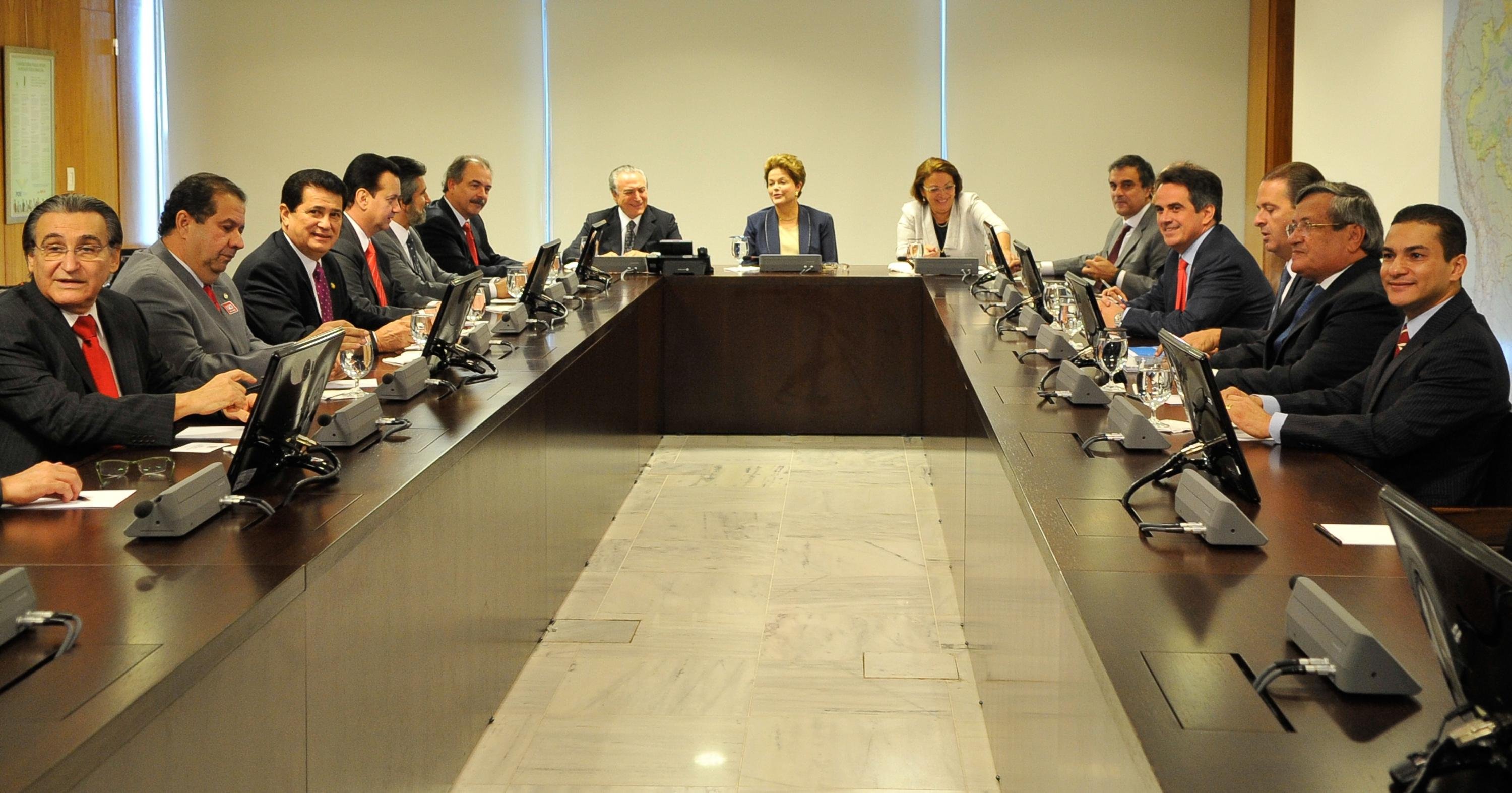 Dilma se reuniu com l&iacute;deres de partidos da base governista