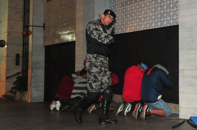 Brigada Militar prende oito na noite desta quinta-feira