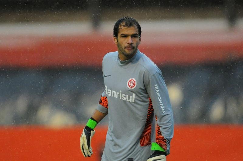 Muriel sofre leve contus&atilde;o na cabe&ccedil;a e est&aacute; fora do amistoso com Cerro