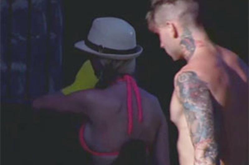 Loira fingiu n&atilde;o ficar abalada com coment&aacute;rio do DJ Mateus Verdelho