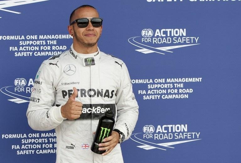 Hamilton faz pole em Silverstone e Massa decepciona