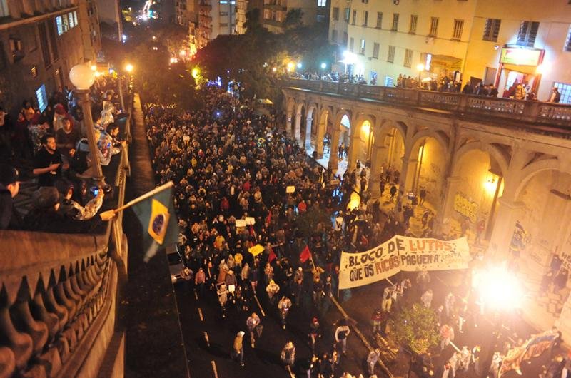 Protestos podem originar gera&ccedil;&atilde;o mais politizada