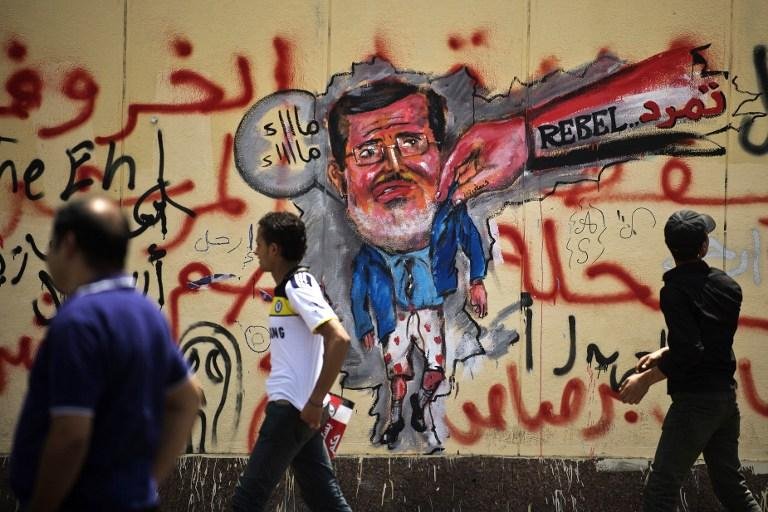 Manifestantes eg&iacute;pcios deixaram rastro dos protestos contra Mursi
