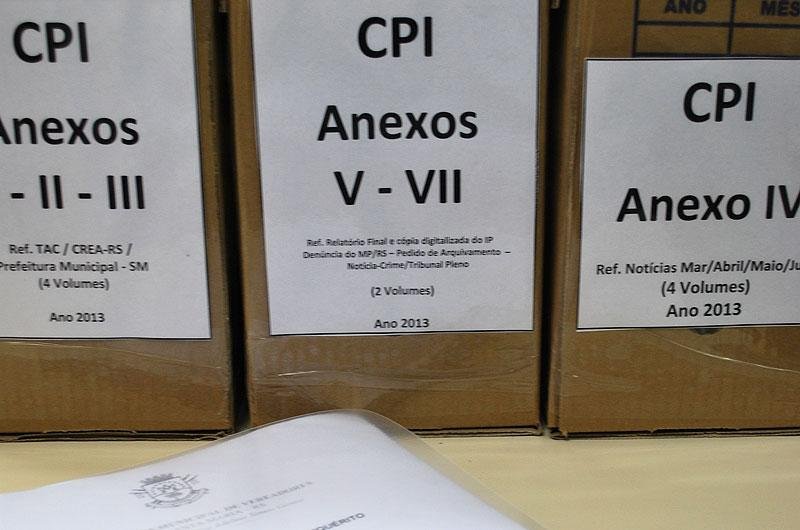 Relat&oacute;rio da CPI da Kiss &eacute; entregue na C&acirc;mara de Vereadores